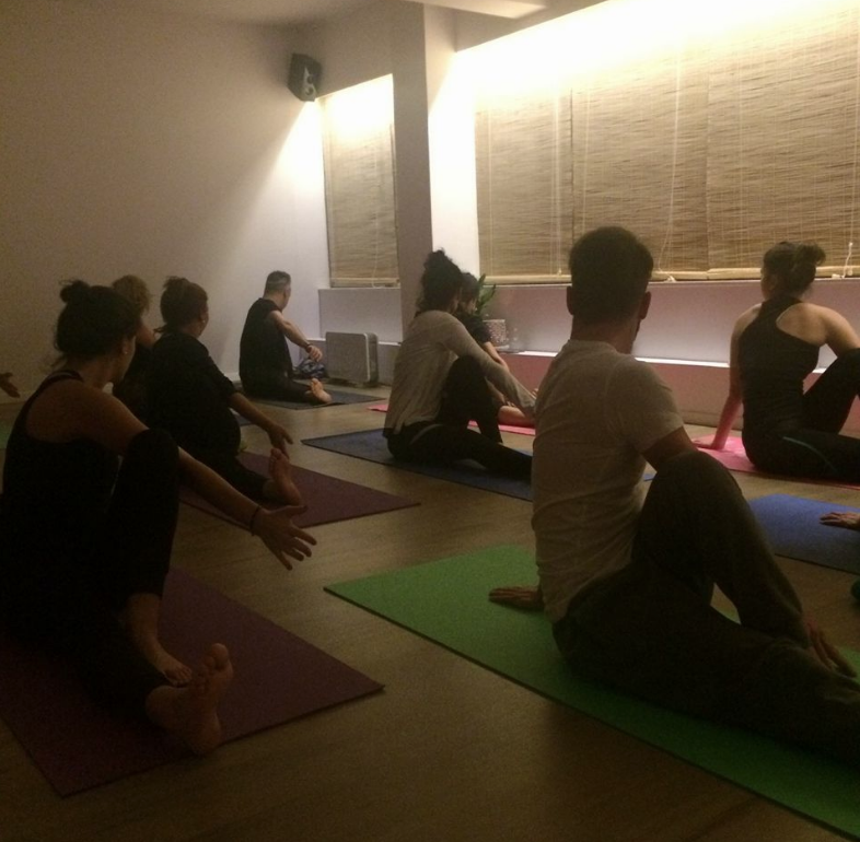 Μάθημα yoga / πιλάτες